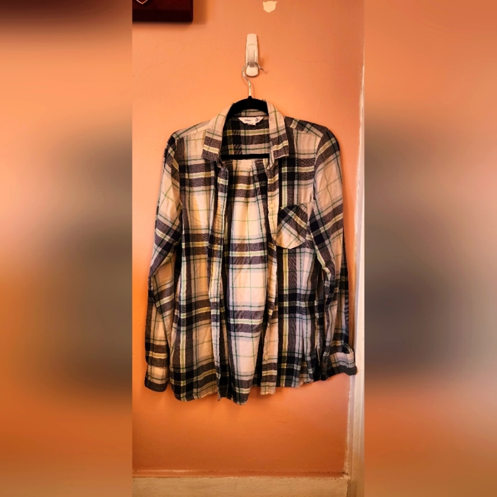 Old navy plade buttondown size medium